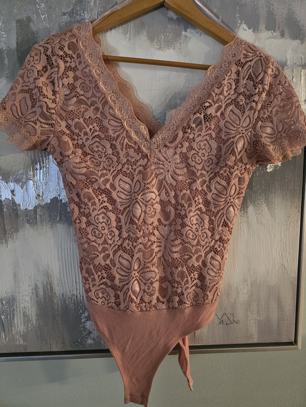 Ambiance Lace V-Neck Bodysuit in Dusty Rose
